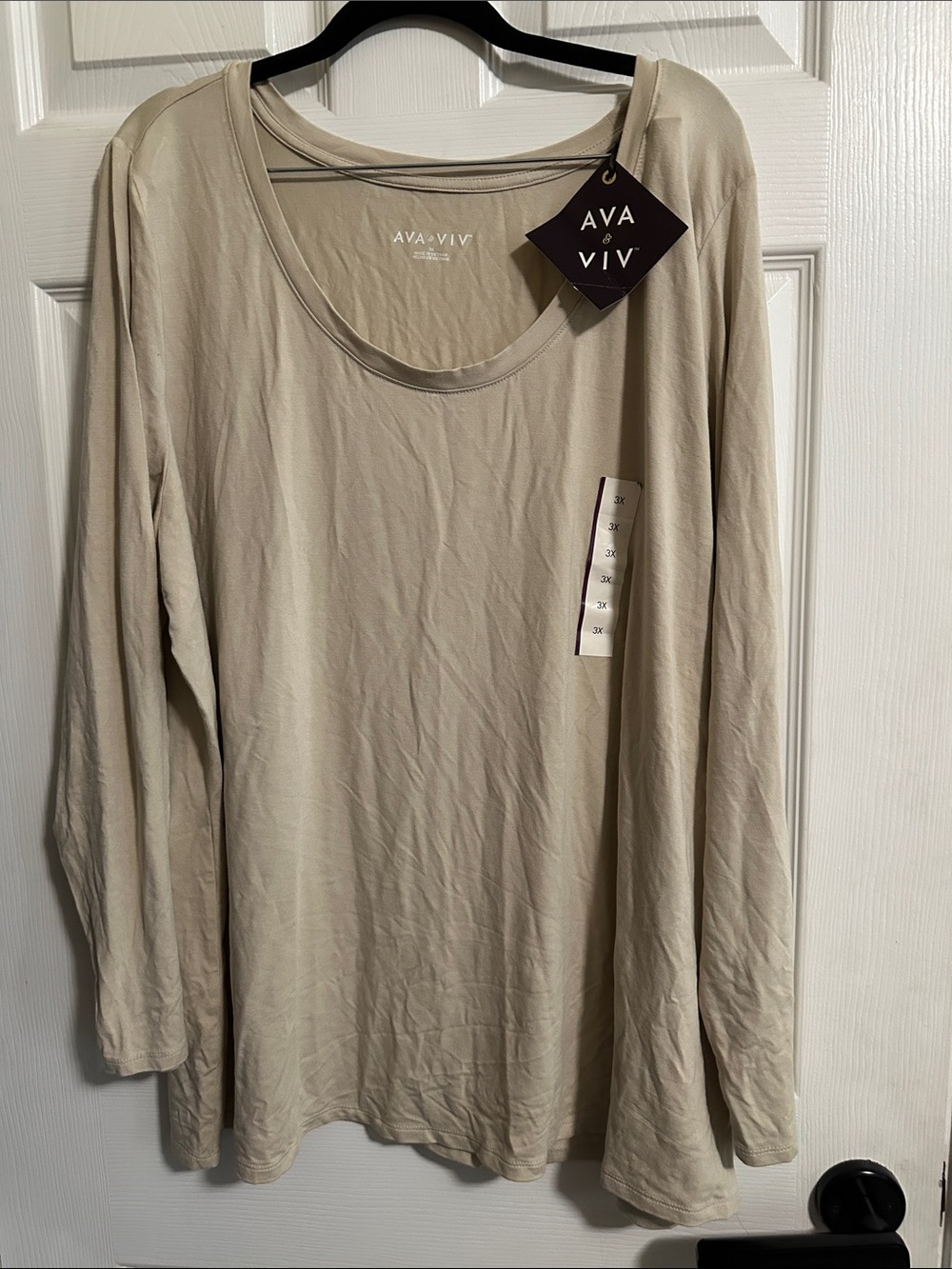Ava & Viv Long Sleeve Scoop Neck Tee in Light Beige